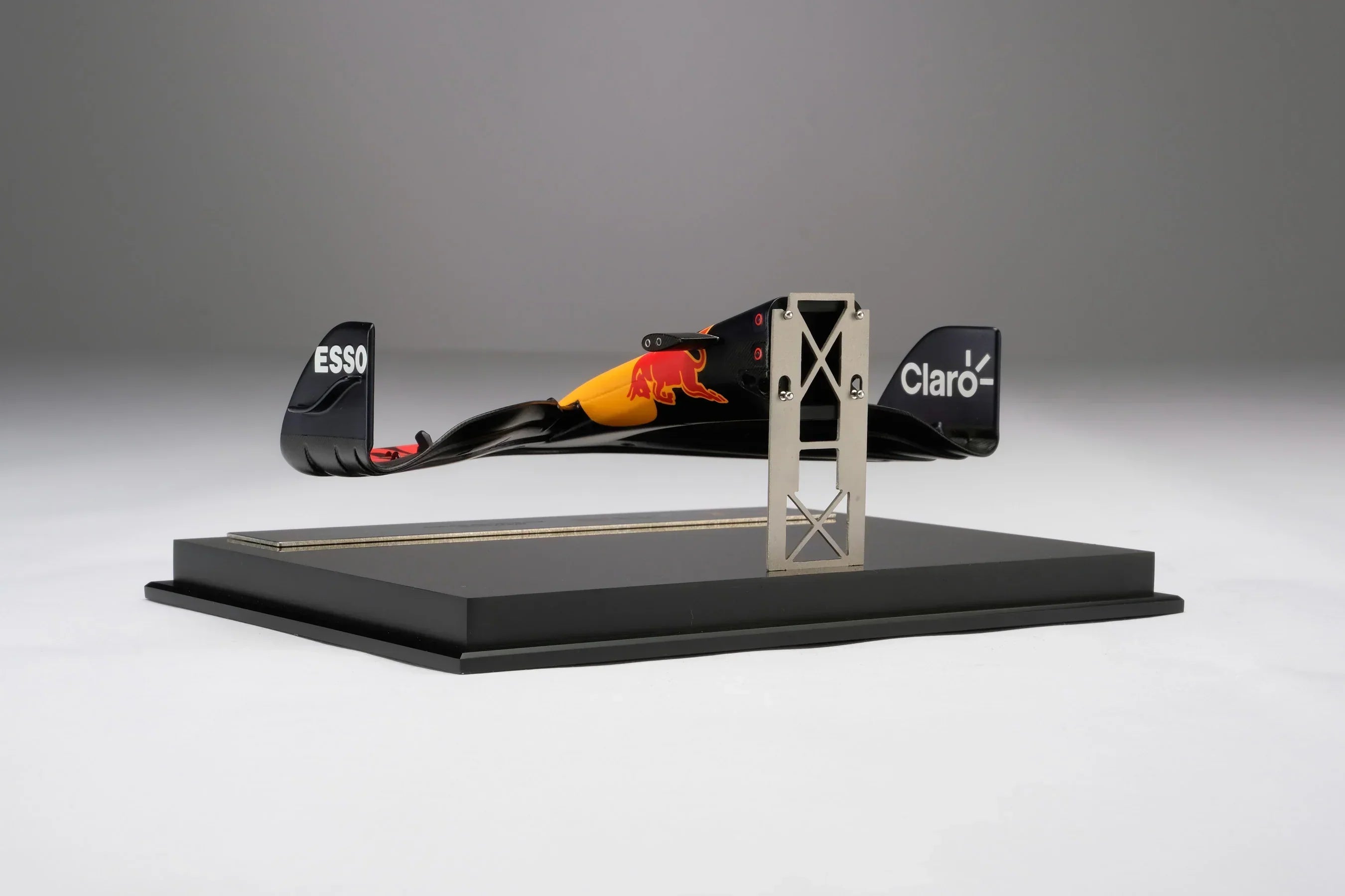 RB18 Front Wing 2022 Season Amalgam 1:12 Nosecone
